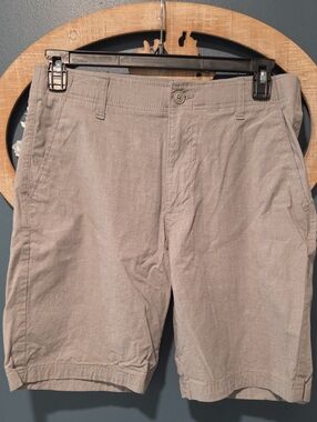 Men's Lee Flat-Front Gray Shorts - Lightweight Everyday Style. Sz. 33